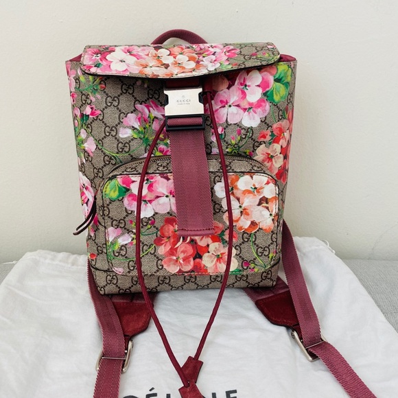Gucci Handbags - Gucci GG Supreme Blooms Small Backpack